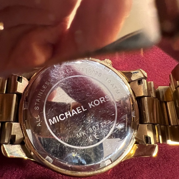 Michael Kors Gold Runway Watch - Picture 4 of 7